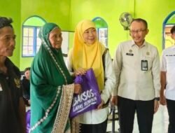 Pengabdian Permasyarakatan, Kakanwil Ditjenpas Salurkan Bansos untuk Warga Sekitar Masjid Al-Jafar Nunukan